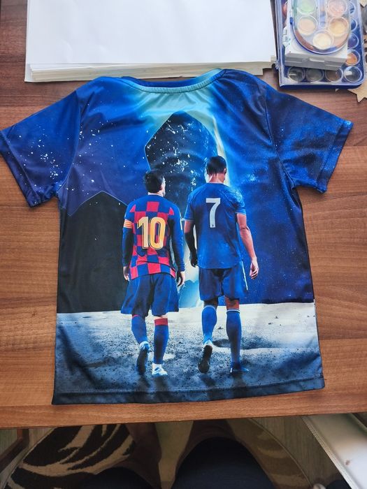 Vand tricou fotbal, messi, ronaldo, 11-12 ani, in stare f buna