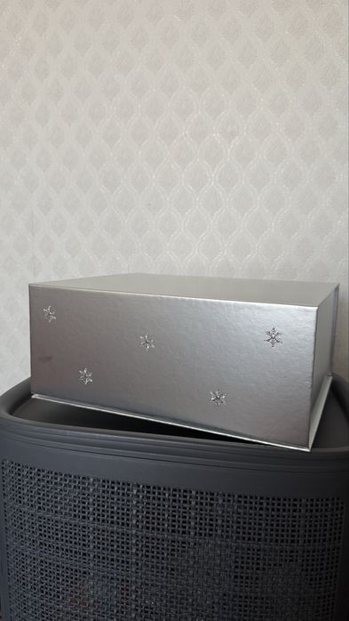 Коробка подарочная Charles&Keith