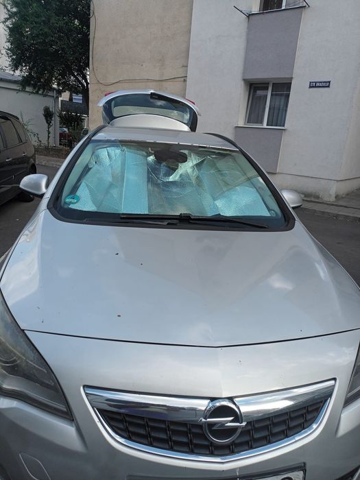 Opel Astra J.