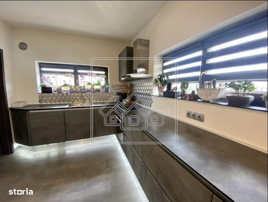 Casa moderna, cu 4 camere si teren de 220 - Selimbar