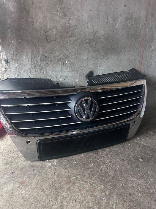 Grilă Passat B6 ..