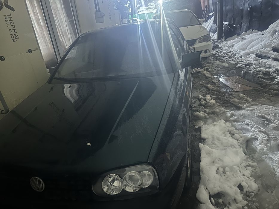 Фольтсваген гольф три