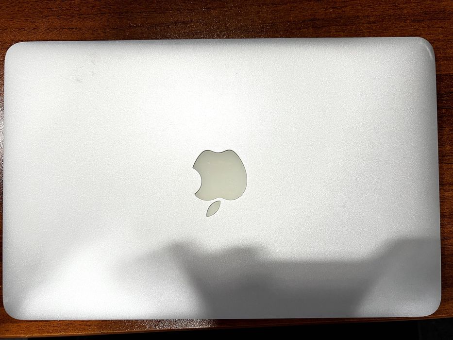 MacBook Air 11" (Mid 2012) Core i5, 4GB, 60GB, зарядно и калъф