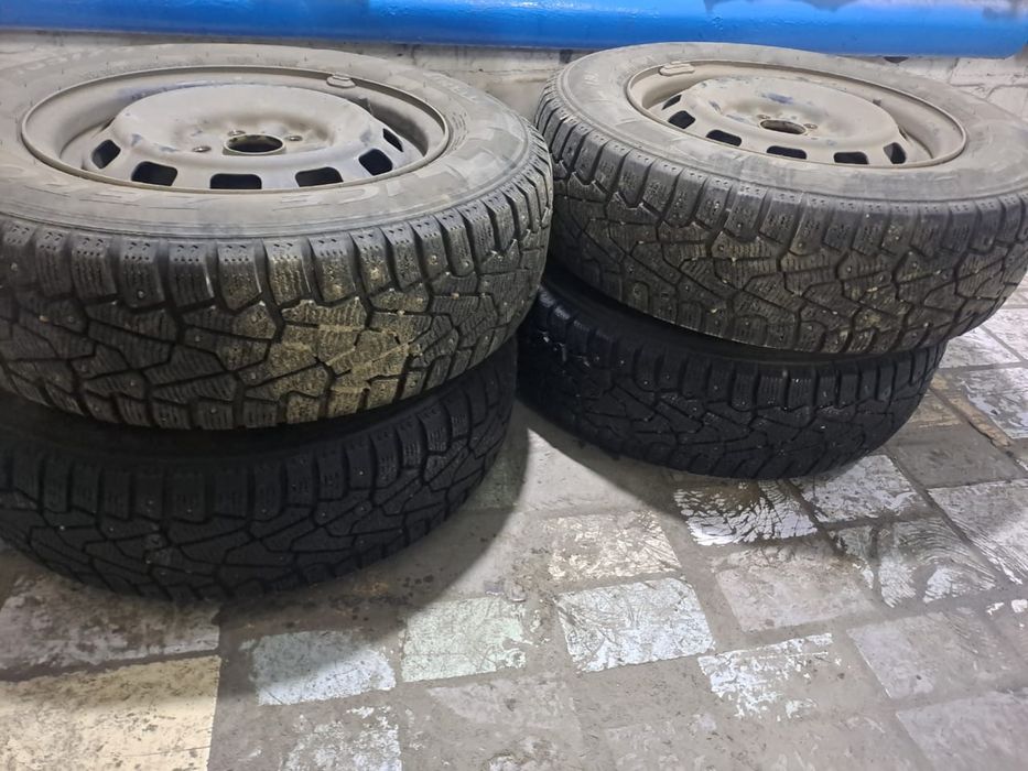 Колеса в сборе стояли на тойта корона