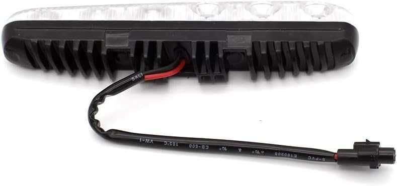 6 LED дневни светлини с вграден бягащ мигач DRL.