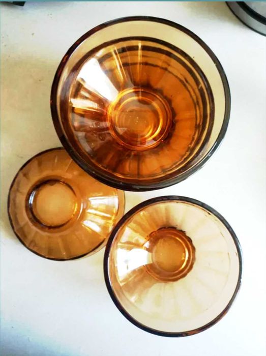 Нови стъклени и порцеланови чинийки и купички