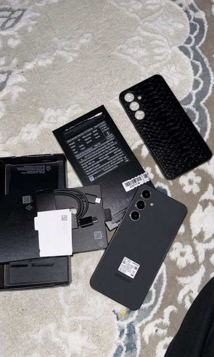 Продам самсунг с24фе 8/256гб в отличном состоянии срочно