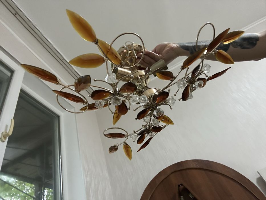 Люстры потолочные