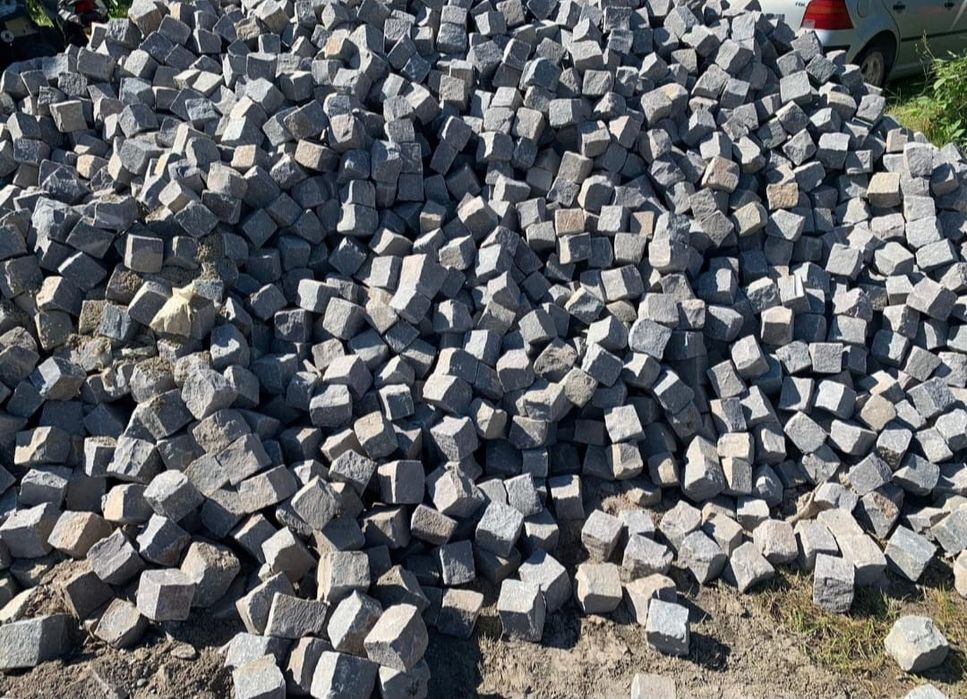 Piatra cubica si montaj