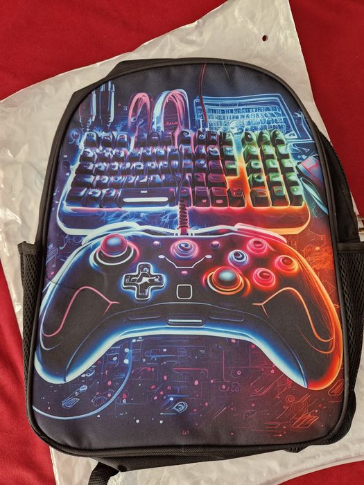 Set ghiozdan + penar Gaming – model cu controller, pentru băieți