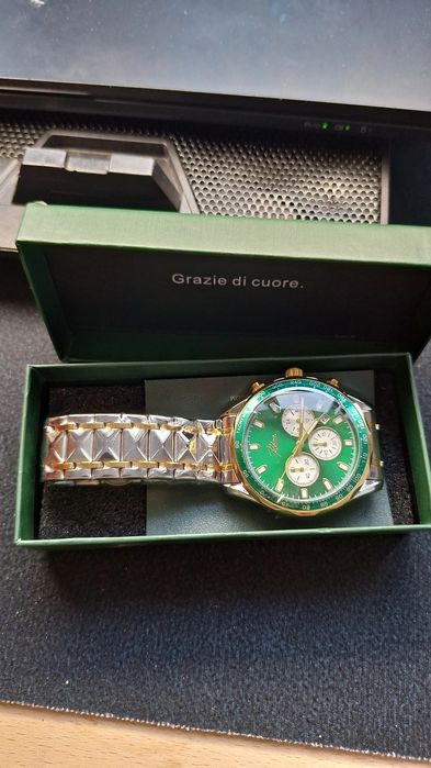 Vând ceas Auriu&Verde brățară metalică