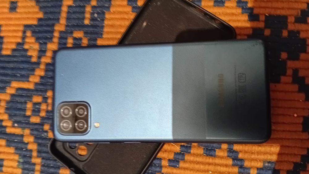 Самсунг а 12 продам