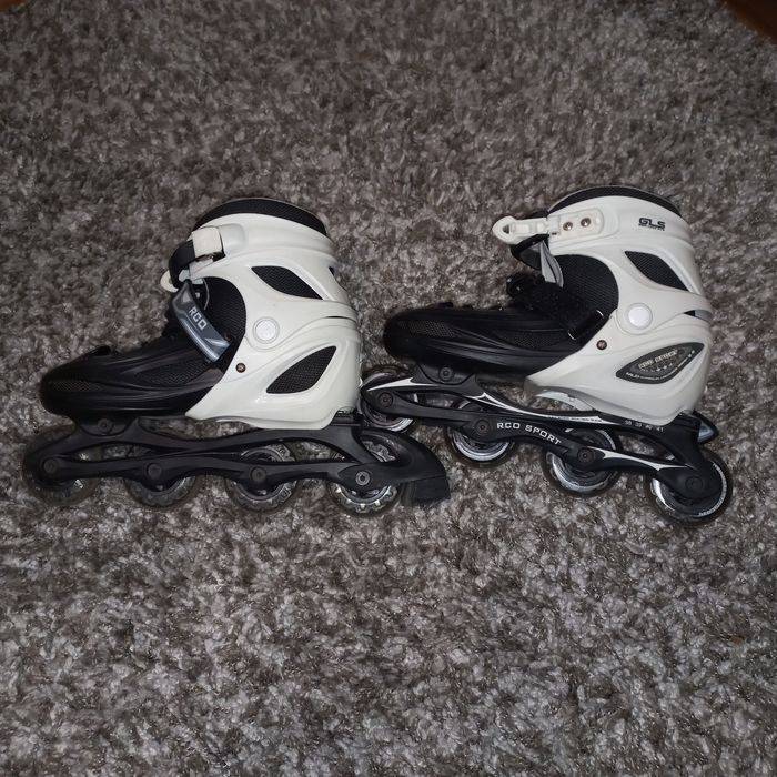 Patine  cu role  pentru adulti