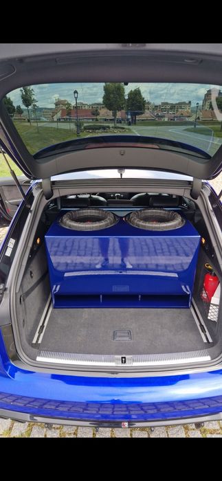 Vând incintă subwoofer 2x15 90 lățime x52 înălțime x58 adâncime.