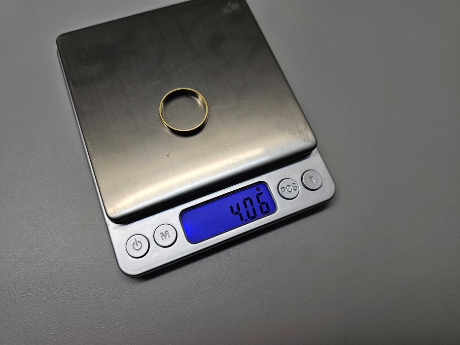 ПРОДАМ Кольцо Обручальное. ЗОЛОТО 585 Белое и желтое 4.04 Грамма
