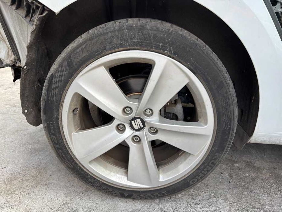 Jante Aliaj Originale Seat Leon 17 Inchi 5x112 cu Anvelope Vara 225 45 R17  7J ET:49 Star