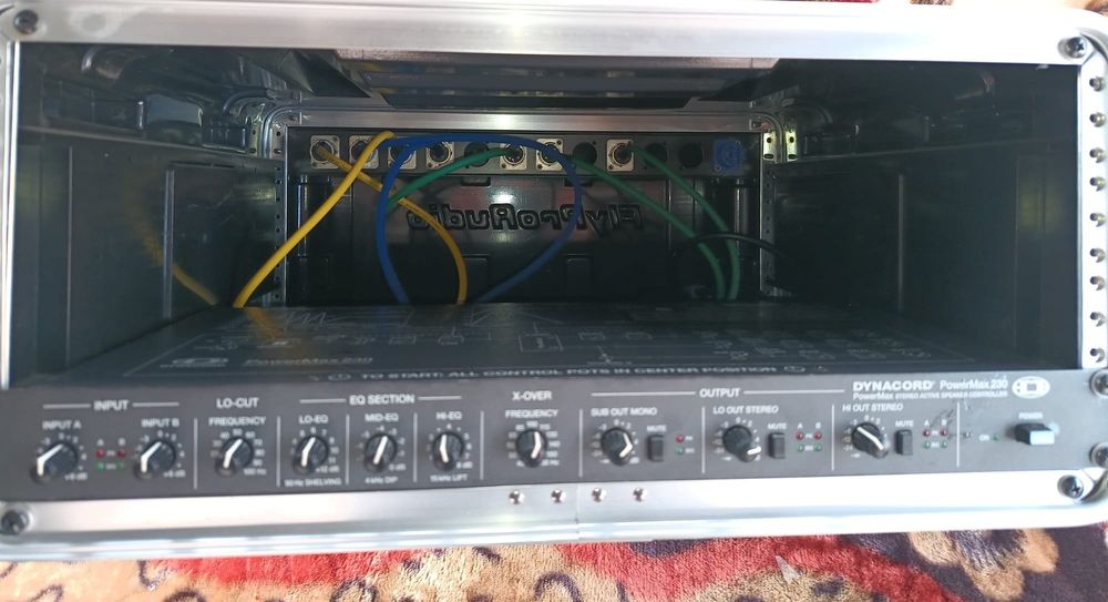 Vând monitor activ FBT J 8 A cu stativ și Procesor Dynacord Power Max 230 cu  Rack Fly Pro Audio cu toate cablurile , impecabile  .Tel 0753215604