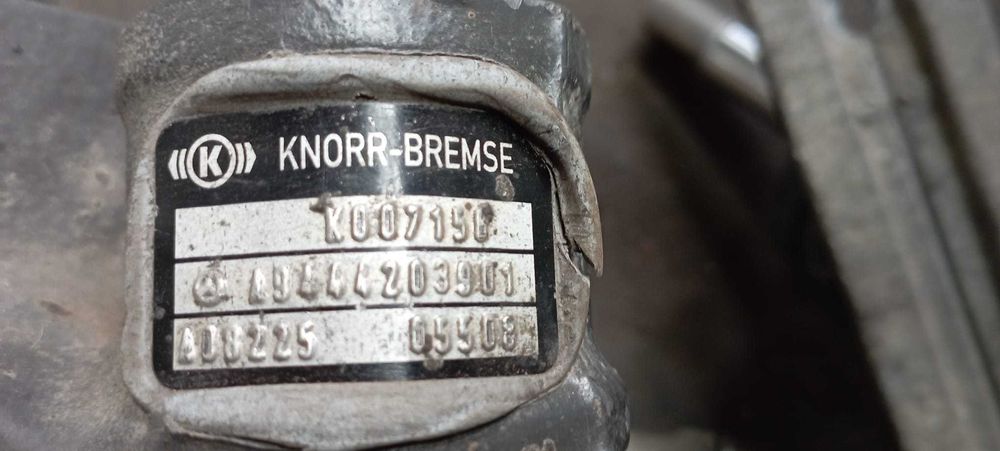 Etrier frana Knorr Bremse ptr Actros Axor Daf Renault etc. A 944 420 39 01