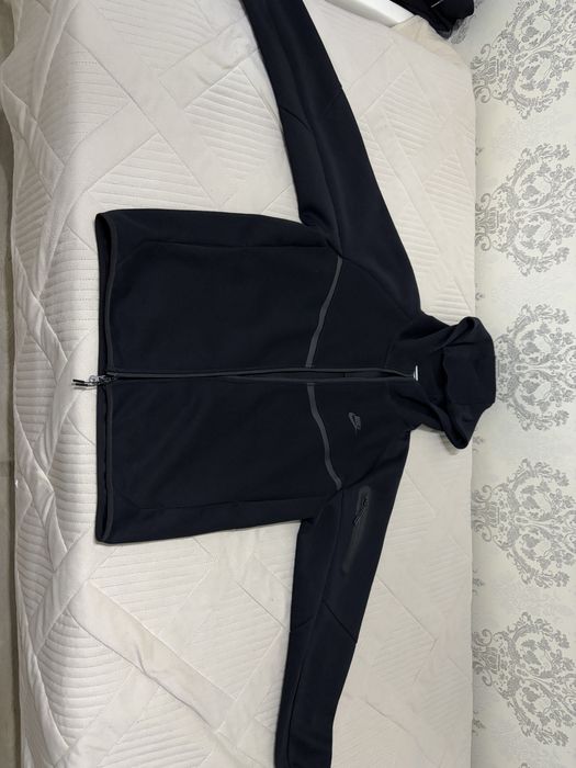 Продам кофту nike tech fleece