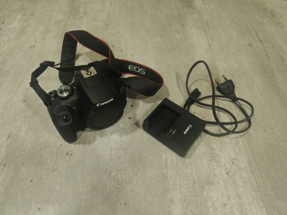 Canon EOS 2000D само тяло + зарядно и батерия