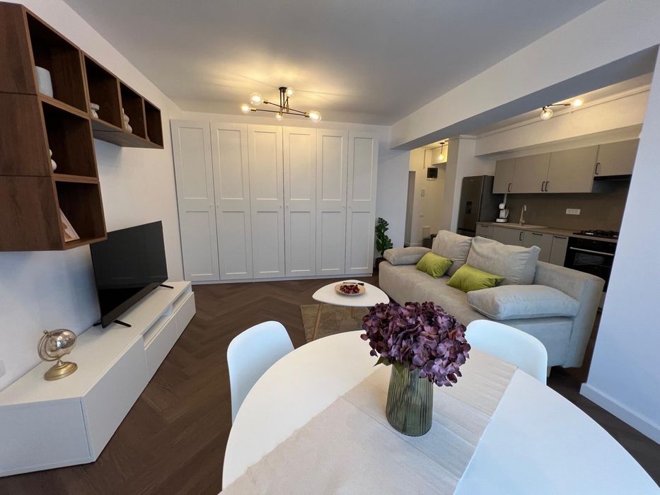 Inchiriez apartament  2 camere ( Nou )