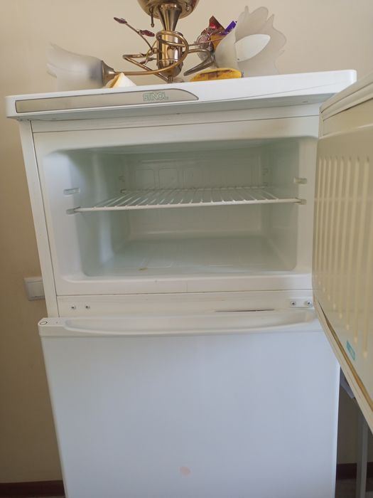 Продается Холодильник STINOL