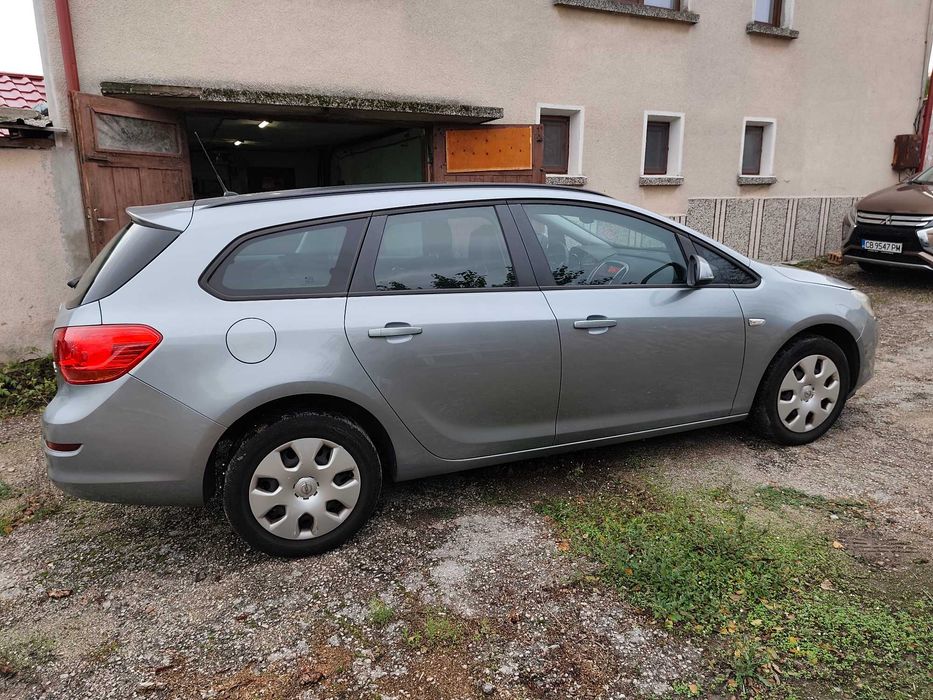 Opel Astra J Sports Tourer 1.4 2011