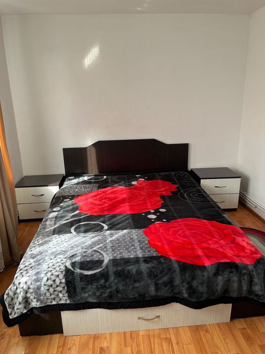Inchiriez apartament
