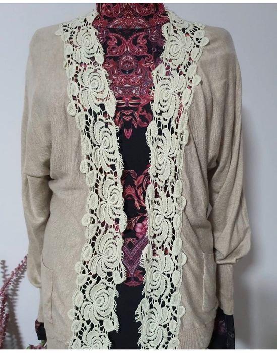 Cardigan/capa pentru rochii, fuste, pantaloni, blugi;
