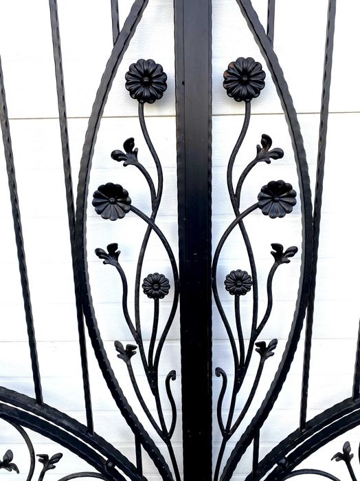 Poarta acces auto din fier forjat