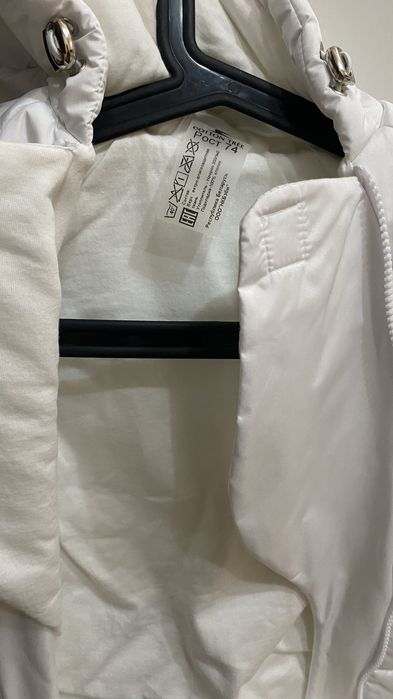 Комбинезон белого цвета