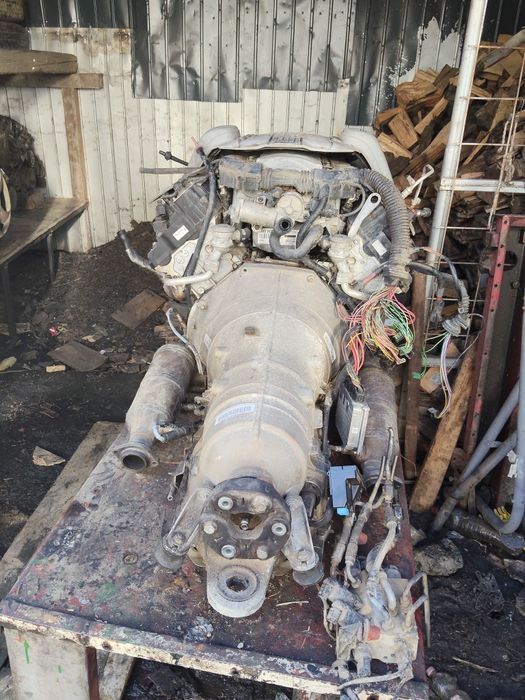 Motor E65 4.4 V8 benzina tot cu cutie funcțional ,
