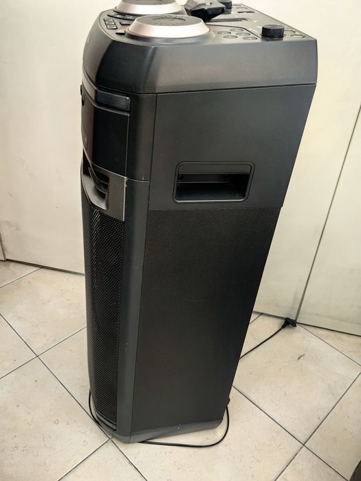 ХБ! LG XBOOM OK75 1000W RMS Караоке и DJ ефекти Перфектна