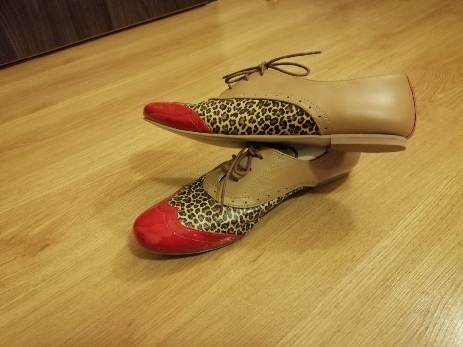 Vând mocasini HotStepper