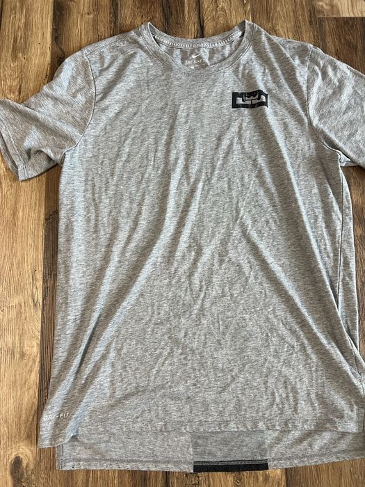 Nike Lebron T-Shirt size L