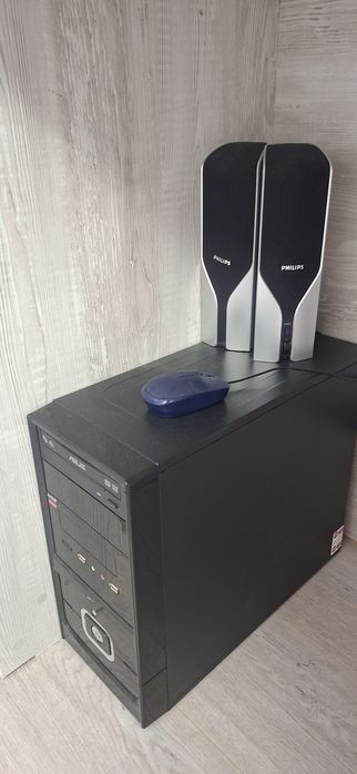 Vand calculator, tastatura,  monitor, memorie ,boxe, maus.