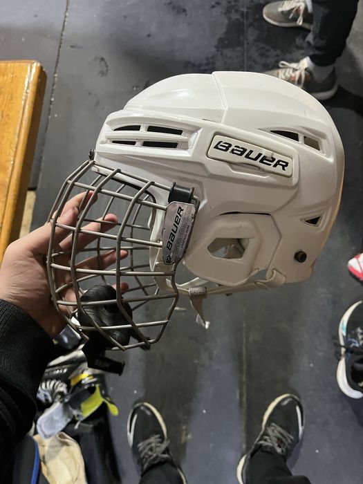 Шлем хоккейный