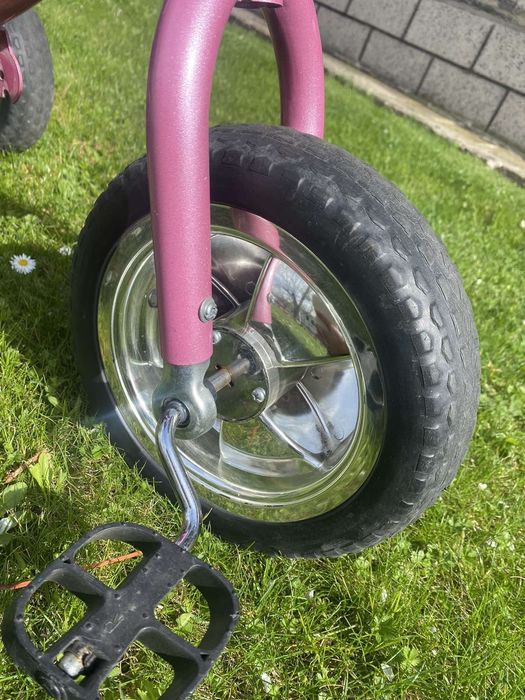 Продавам детска триколка Lexus trike