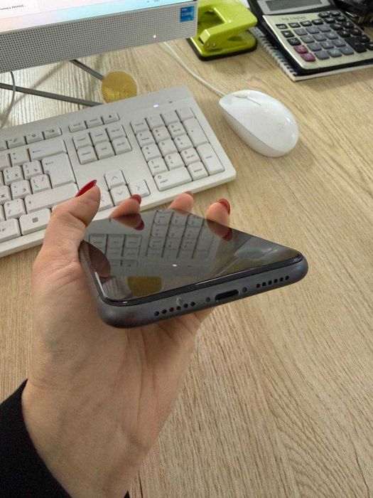 iPhone 11, объем 128 ГБ, батарея 81%