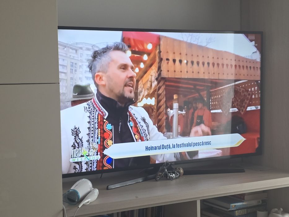 Vând televizor Samsung, diagonala 139cm.Functioneaza bine