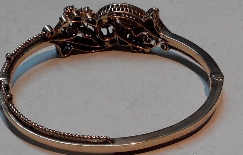 Старинна златна гривна с диаманти