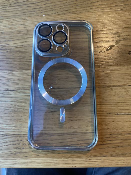 Продам чехол Iphone 13,14