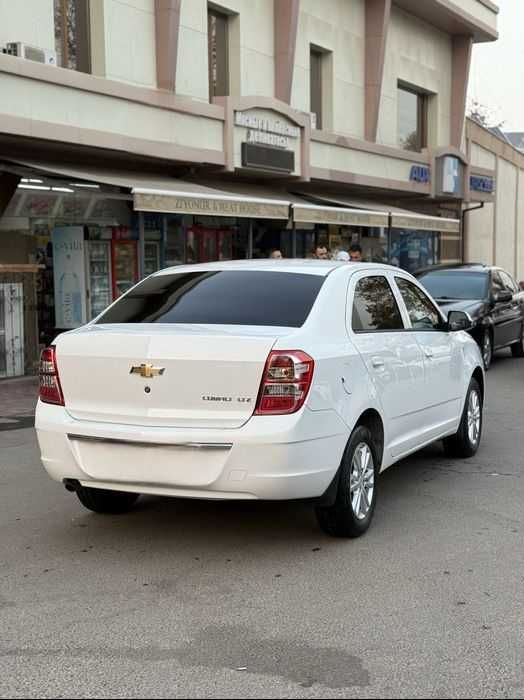 Chevrolet Cobalt avtomat ideal xolatda kraska toza. 20 000 probeg.