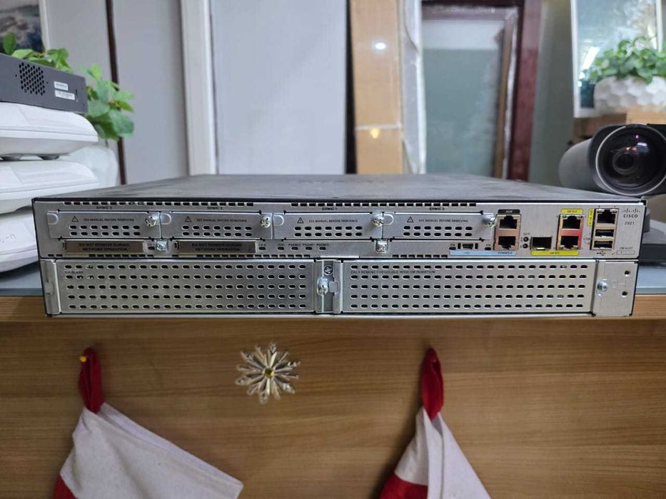 Маршрутизатор Cisco 2921-V/K9