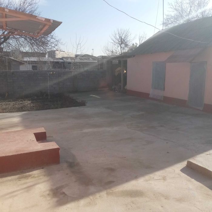 Нурафшонда уй сотилади 5 соток