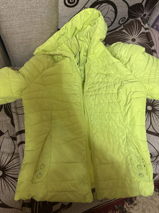 Продам курту осень-весна