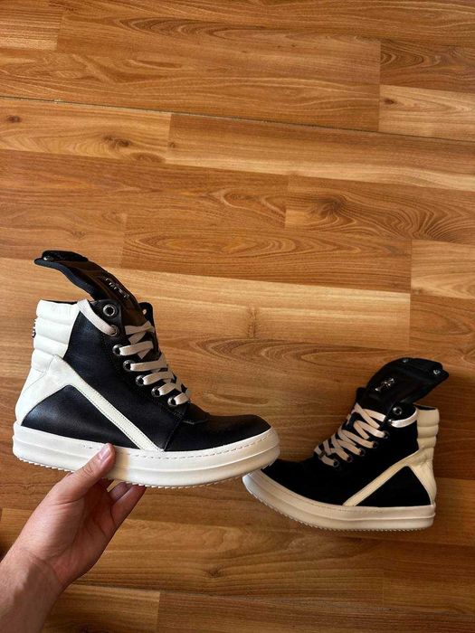 Sneakers ChromeHearts cu eticheta (nu Nike, Gucci, Adidas, Balenciaga)