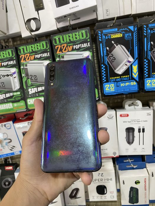 Samsung a50 sotiladi