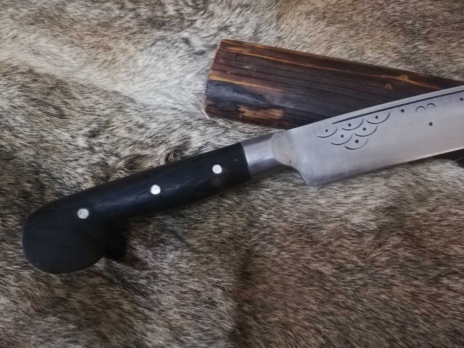 Масивен Нож Каракулак,Острие с дървена кания за възстановки