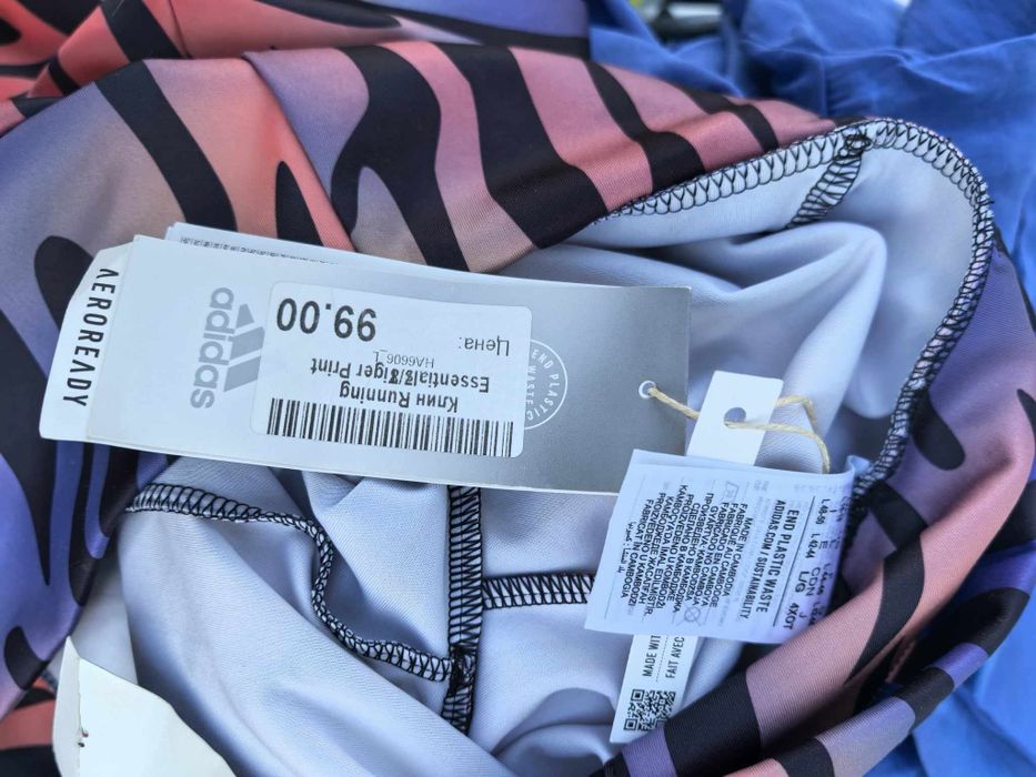 Adidas оригинален дамски клин нов  Л размер